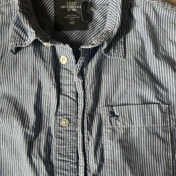 Boys Button-Up Dress Shirt - Picture 2 of 3